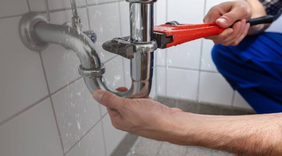 Expert burst pipe repair services in Chandlerville, IL